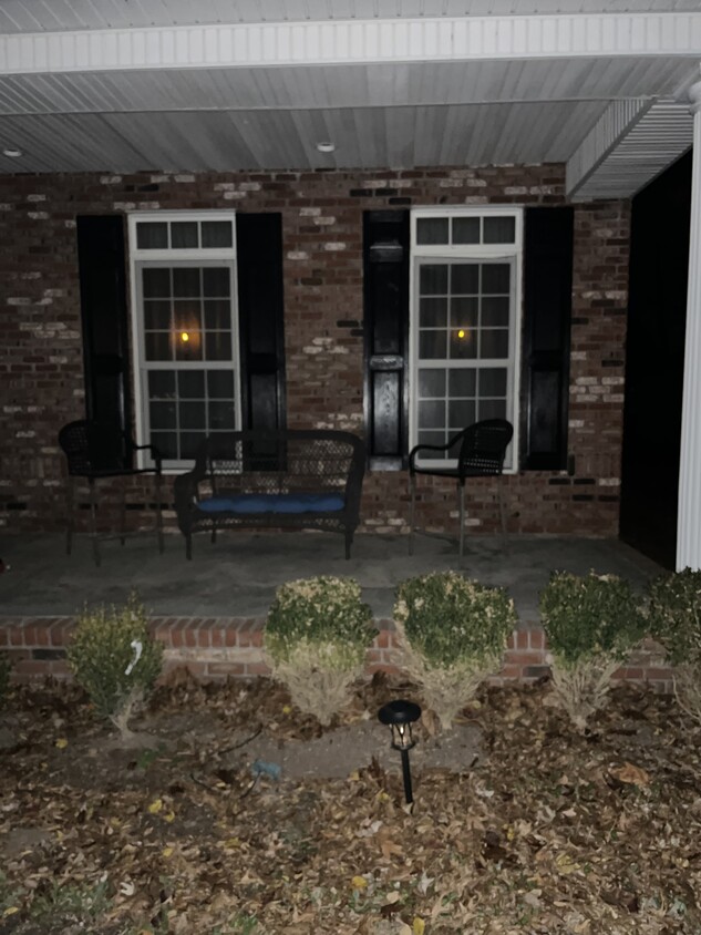 Primary Photo - 1702 S Dallas Ln