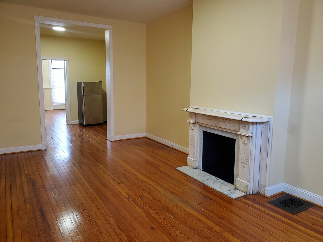 Primary Photo - 2124 Saint Paul St