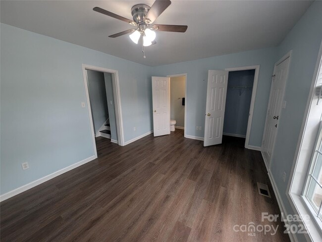 Building Photo - 1505 Flintwood Dr
