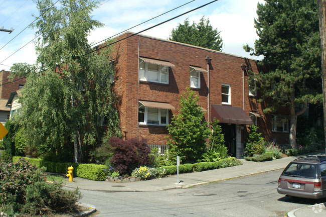 Building Photo - Harrison Court Apartments