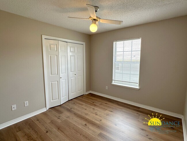 Foto del edificio - Nice 2 Bedroom Unit in Navarre