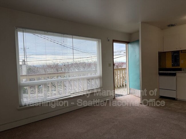 Building Photo - 2356 Alki Ave SW