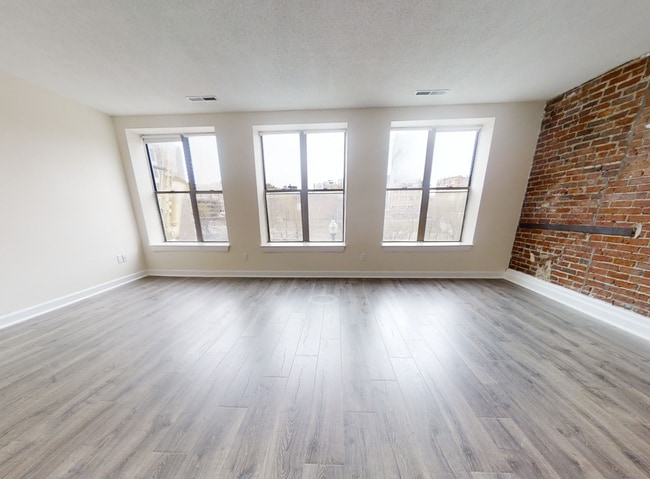 Building Photo - 1080 Boylston St