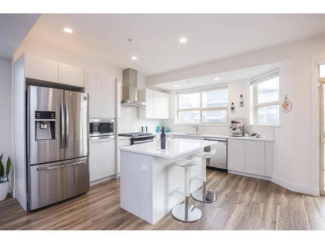 Primary Photo - 13724 232 St