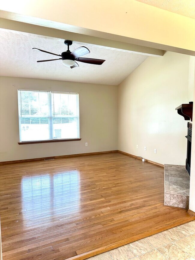 Building Photo - Ask about our Move in Special/ HALF off yo...