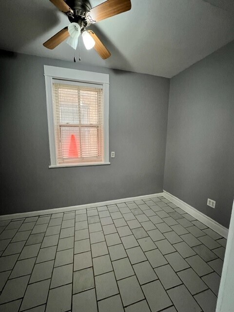 Building Photo - 3445 N Oakley Ave