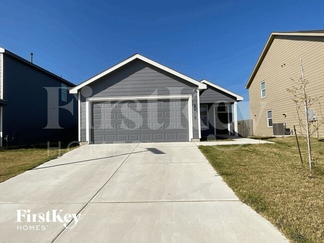 Building Photo - 2416 Lake Hls