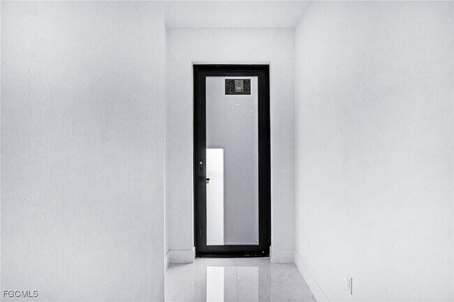 Foto del edificio - 602-604 SW 8th Pl