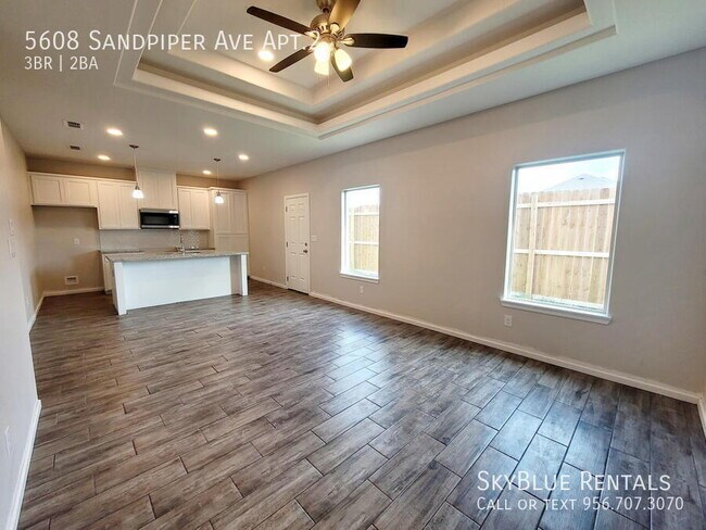 Foto del edificio - 5608 Sandpiper Ave