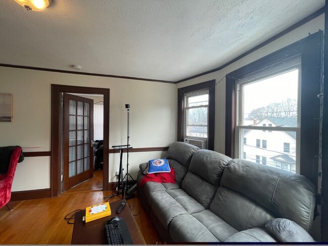 Building Photo - 58 Brock St