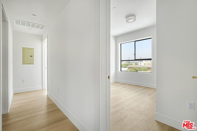 Foto del edificio - 1822 Overland Ave