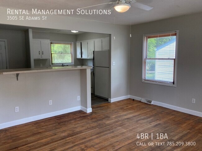 Building Photo - 3505 SE Adams St- 4 BED/1 BATH