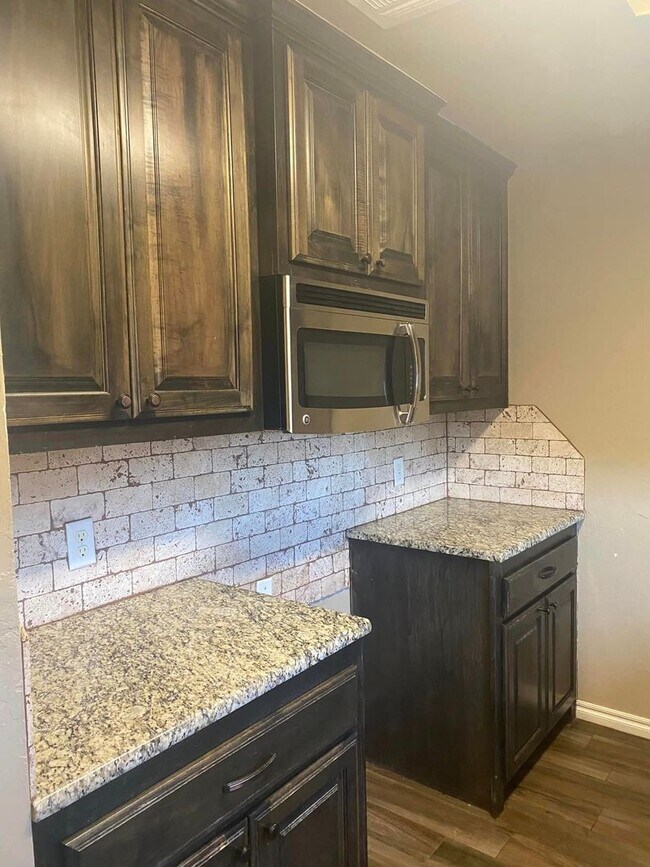 Foto del edificio - 6601 NW Denver Ave