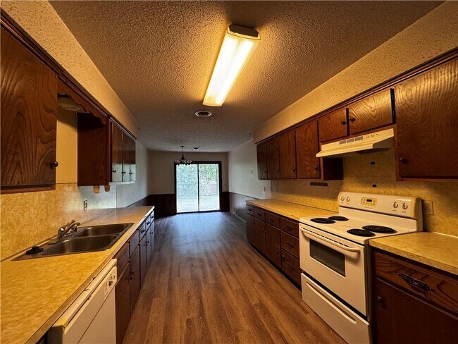 Foto del edificio - 911 NW A St