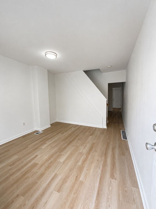 Building Photo - 2669 Sepviva St