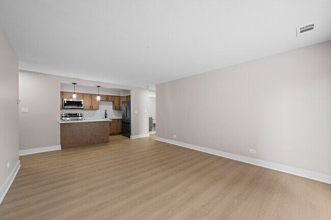 Foto del edificio - 705 W Central Rd