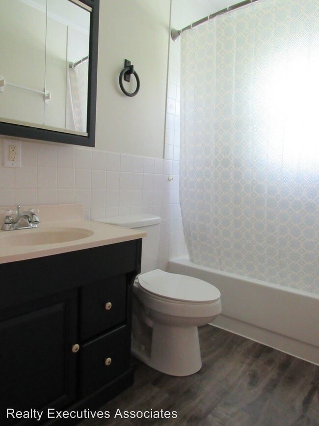 Foto del edificio - 3 br, 1 bath House - 1856 Mentor Road