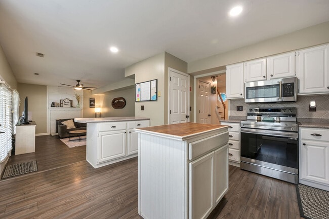 Building Photo - 200 Eagle Crest Dr