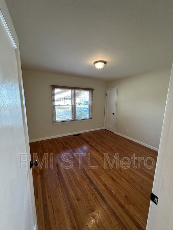 Building Photo - 8018 Aline Ave
