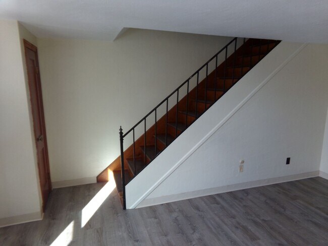 Foto del edificio - 1007 Golfview Ave