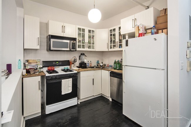Building Photo - 61 Hancock Street #TownhouseR