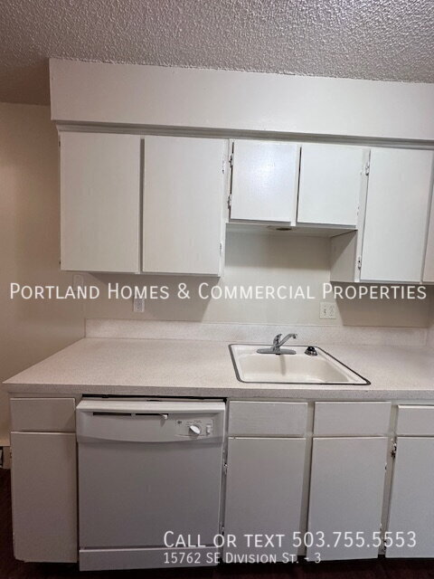 Foto del edificio - 15762 SE Division St