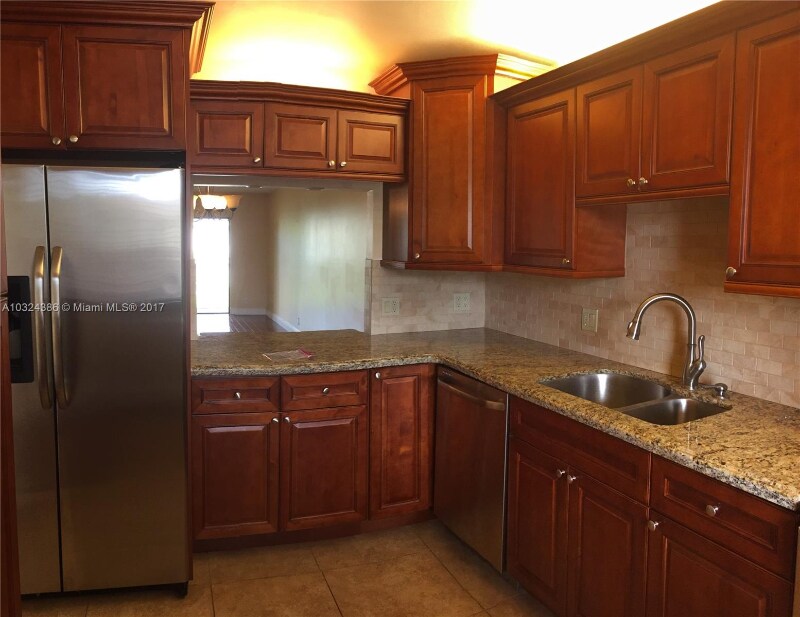 Foto principal - 16581 Blatt Blvd