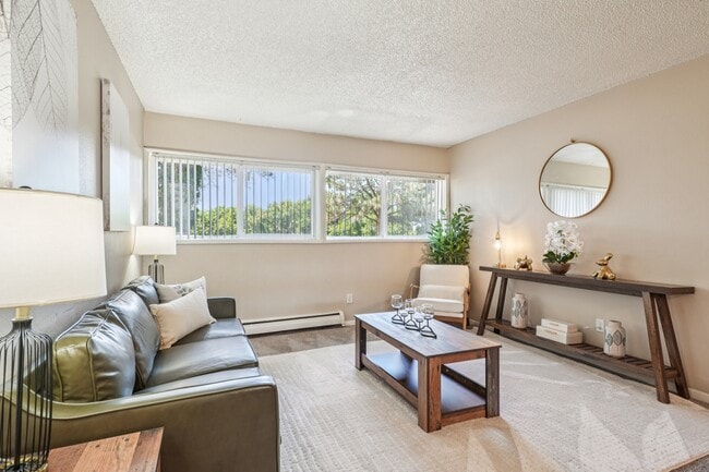 Building Photo - The Montecito Apartments