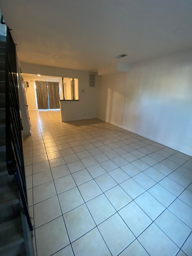 Foto del edificio - 3044 Amherst Dr