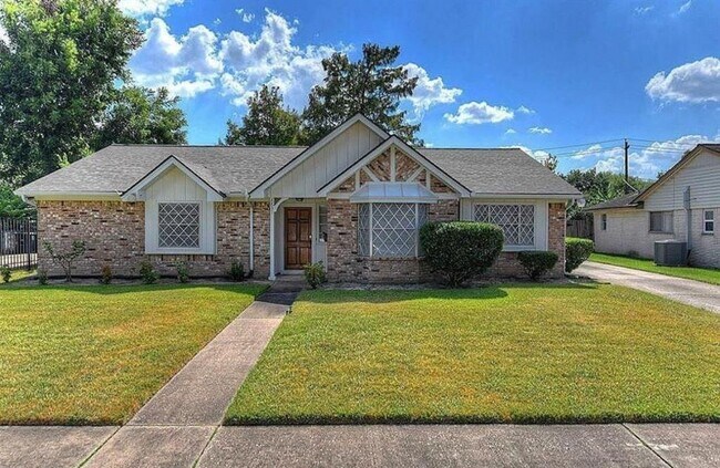 Building Photo - 8831 Sandstone Rd