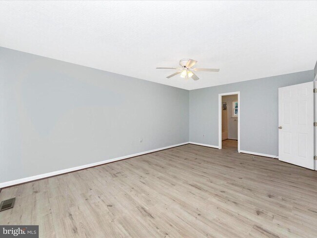 Building Photo - 408 Willow Hill Pl