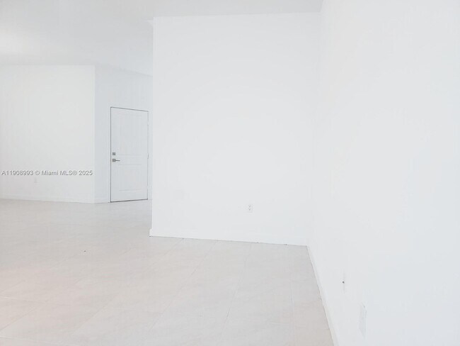 Foto del edificio - 1363 NW 208th Terrace