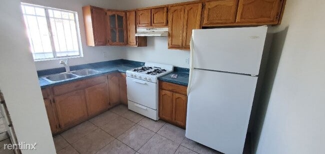 Building Photo - 2 br, 1 bath House - 8416 1/2 Graham Ave