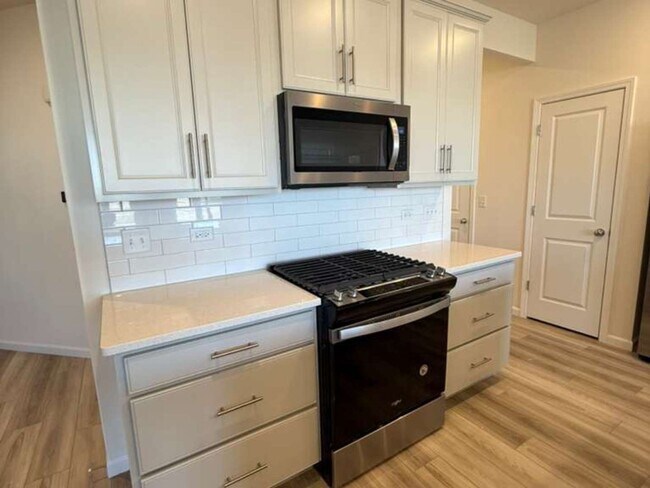 Foto del edificio - 672 Switchgrass Wy