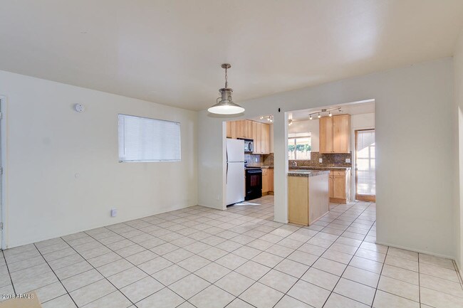 Foto del edificio - 6907 E Palm Ln