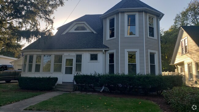 Building Photo - 926 S 2nd St