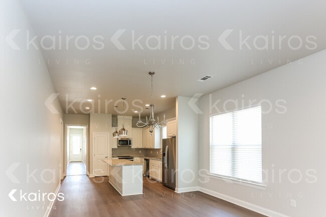 Building Photo - 15713 Boothy Ln