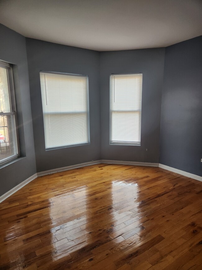 Front Room - 7316 S Emerald Ave