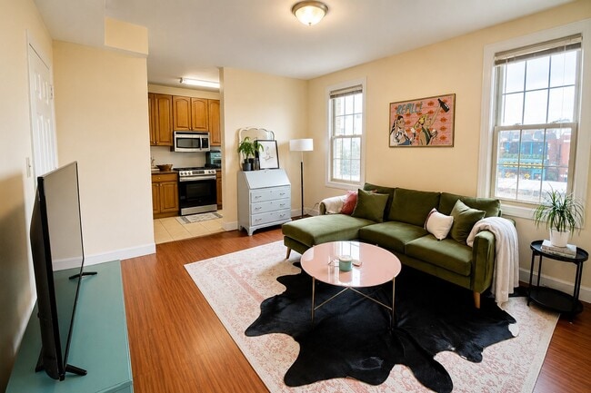 Photo - 1111 Lamont St NW (Washington, DC) Apartment