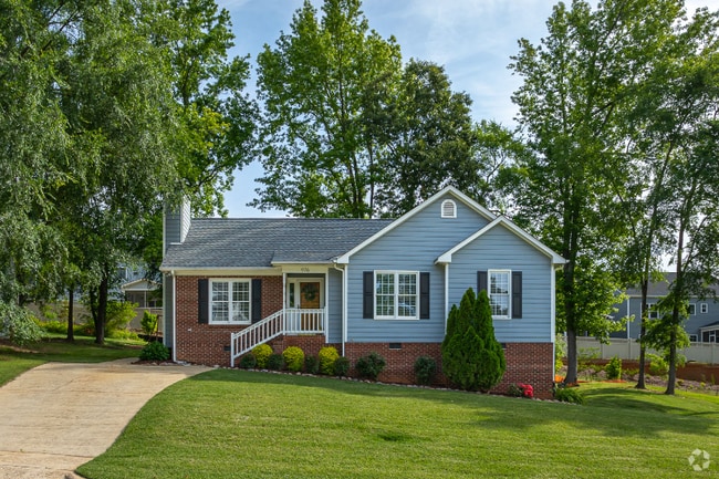 Building Photo - 976 St Catherines Dr