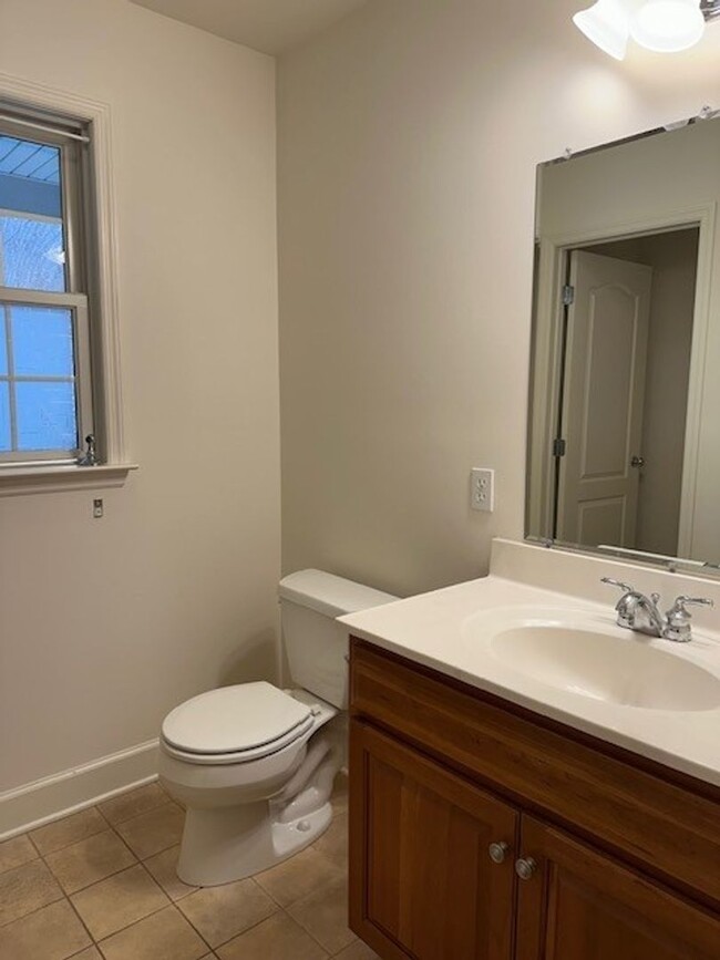 Building Photo - Welcome to this 3 bedroom, 2.5 bathroom to...