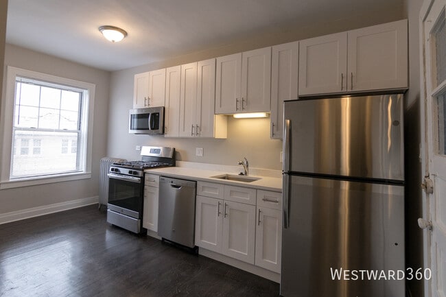 3126 W Eddy-3 - 3126 W Eddy-3 Apartment