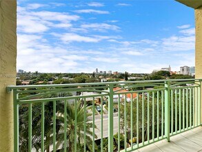 Building Photo - 3500 Coral Wy