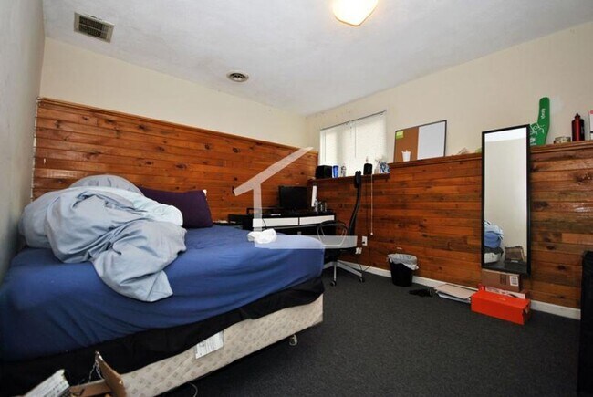 Foto del edificio - 127 Glenville Ave