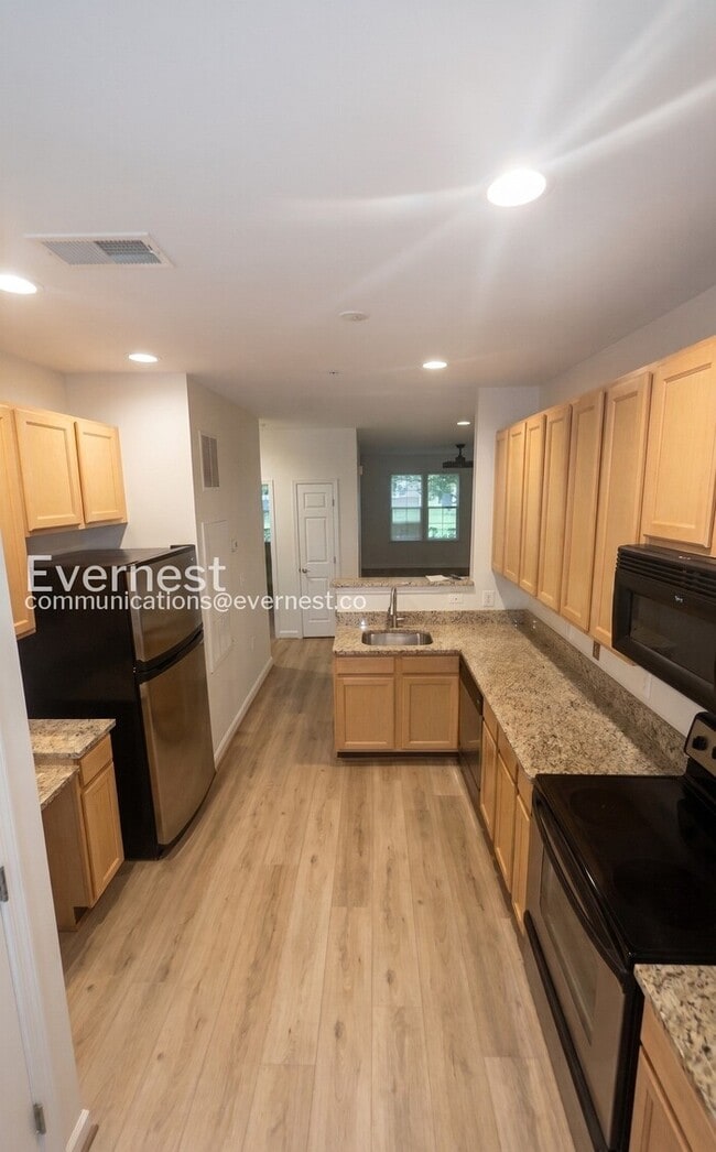 Building Photo - 42536 Mayflower Terrace