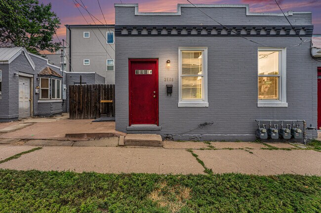 Frente de la unidad - 2508 Decatur St