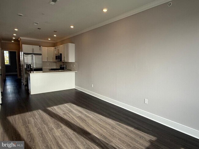 Foto del edificio - 5211 Chancellor St