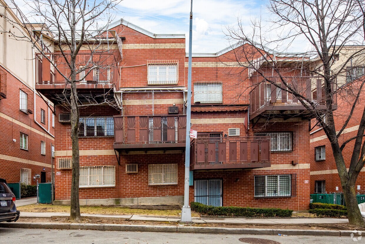 Building Photo - 30 Taylor St