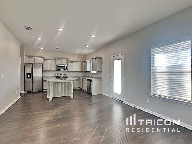 Foto del edificio - 604 Eagle View Dr