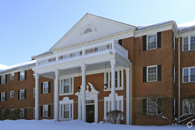 Building Photo - Shaker Park Manor